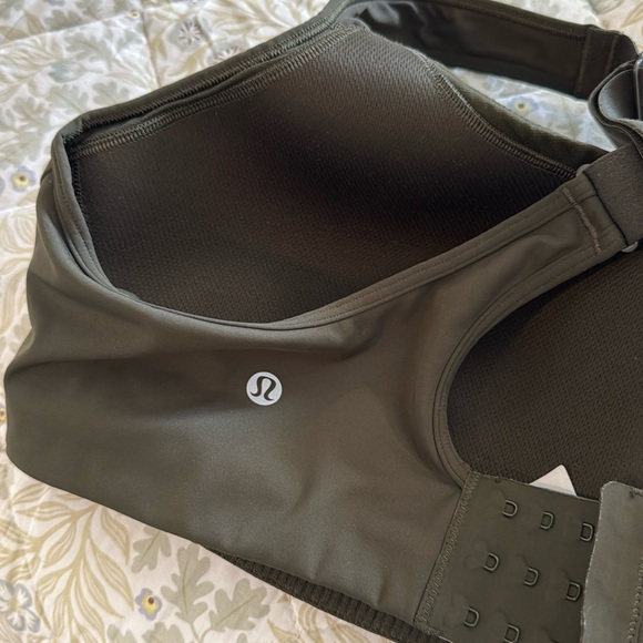 lululemon athletica Other - Lululemon Sportsbra 40DD